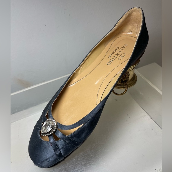 Valentino Garavani slik flats whit jefe les toe sz 7.5 made in italy - Picture 9 of 16